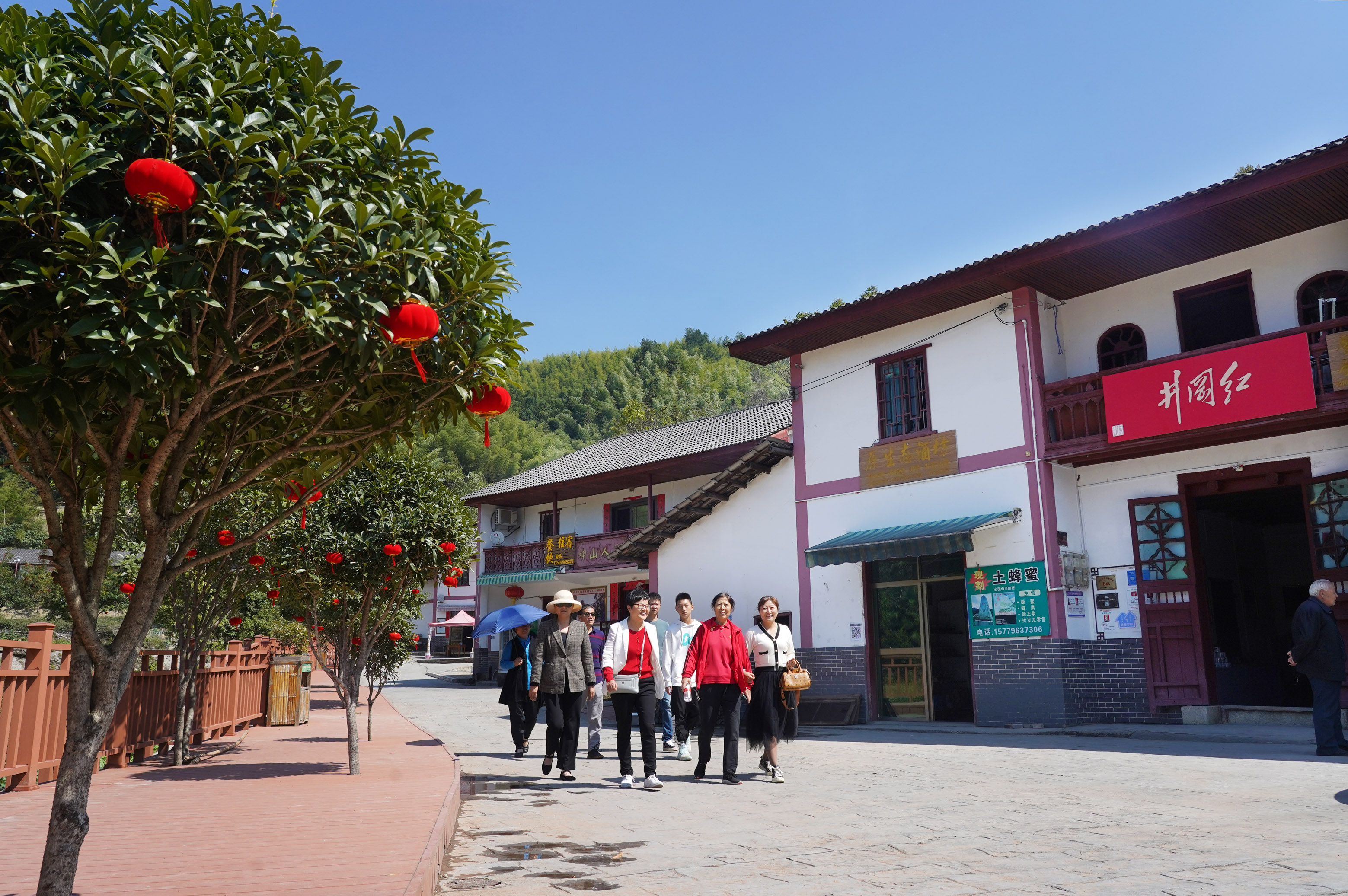 埋头苦干，用新的伟大奋斗创造新的伟业——来自基层蹲点现场的报道