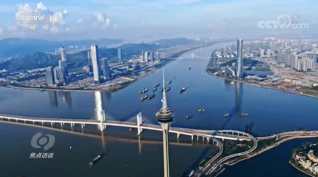 焦点访谈：奋斗 新的伟业 中国道路 复兴蓝图