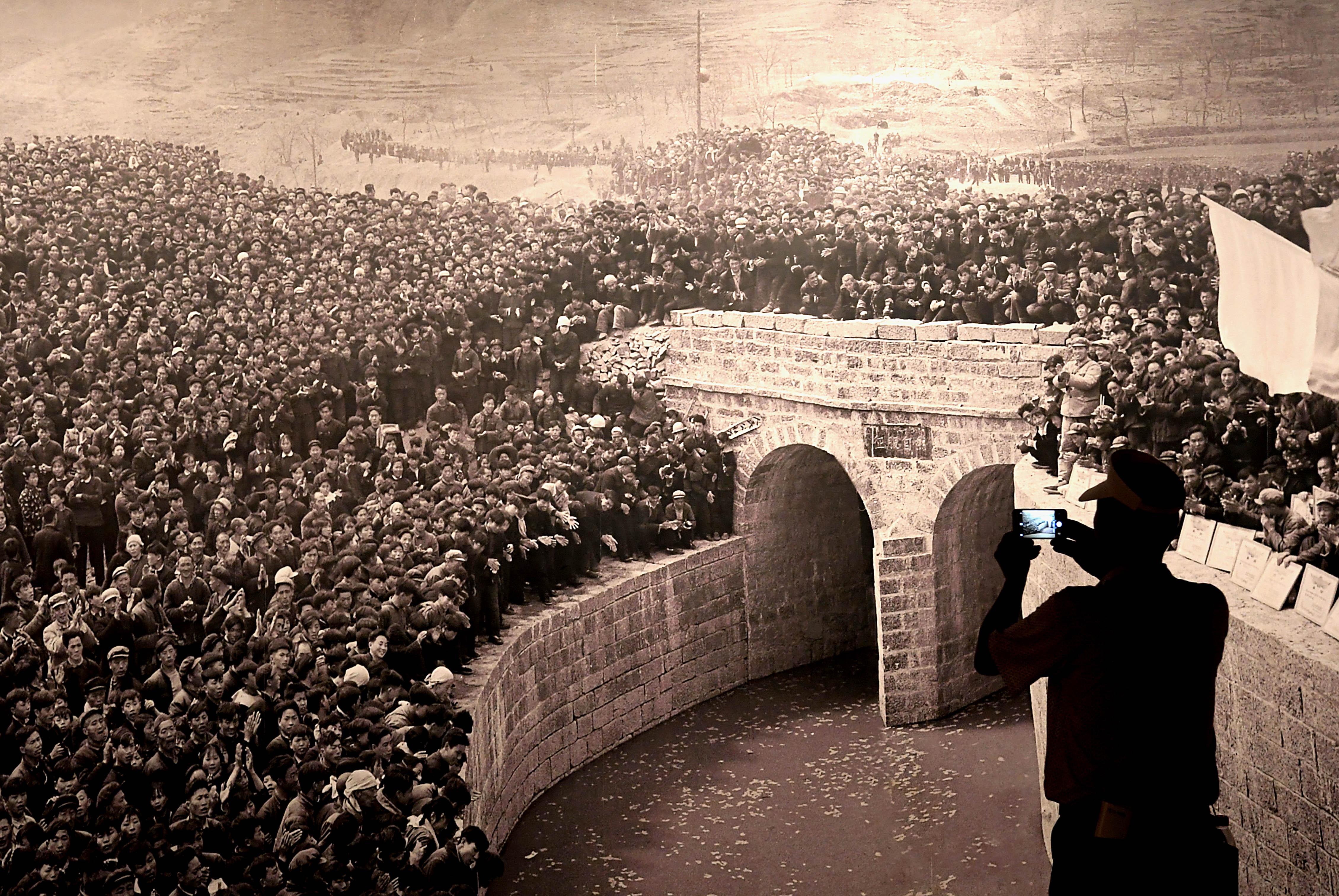 沿着总书记的足迹&middot;新闻多一点 | 红旗渠精神永在！