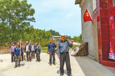 把青春热血镌刻在历史的丰碑上