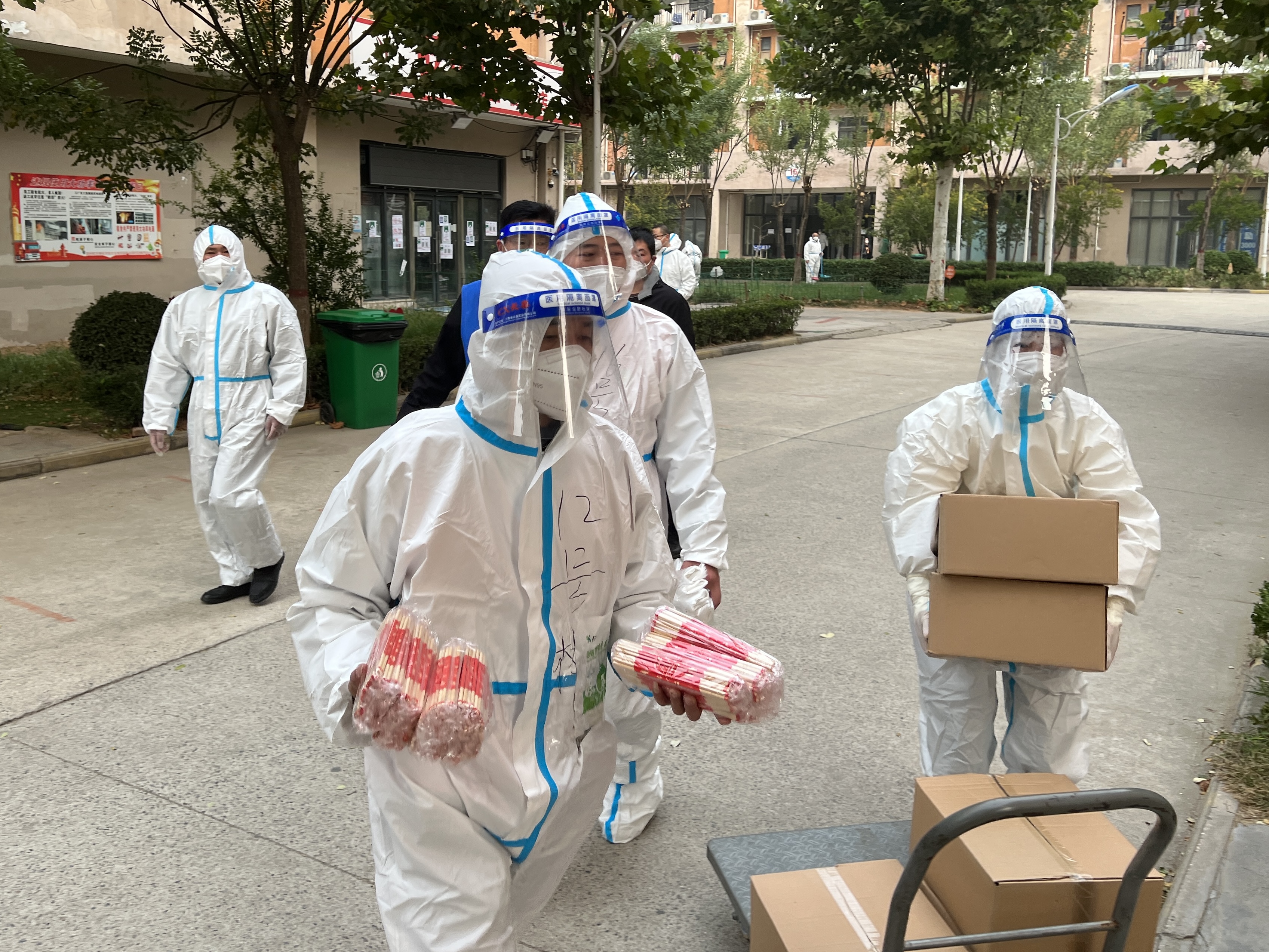 【直击富士康一线】员工公寓的清晨，从一碗热粥开始