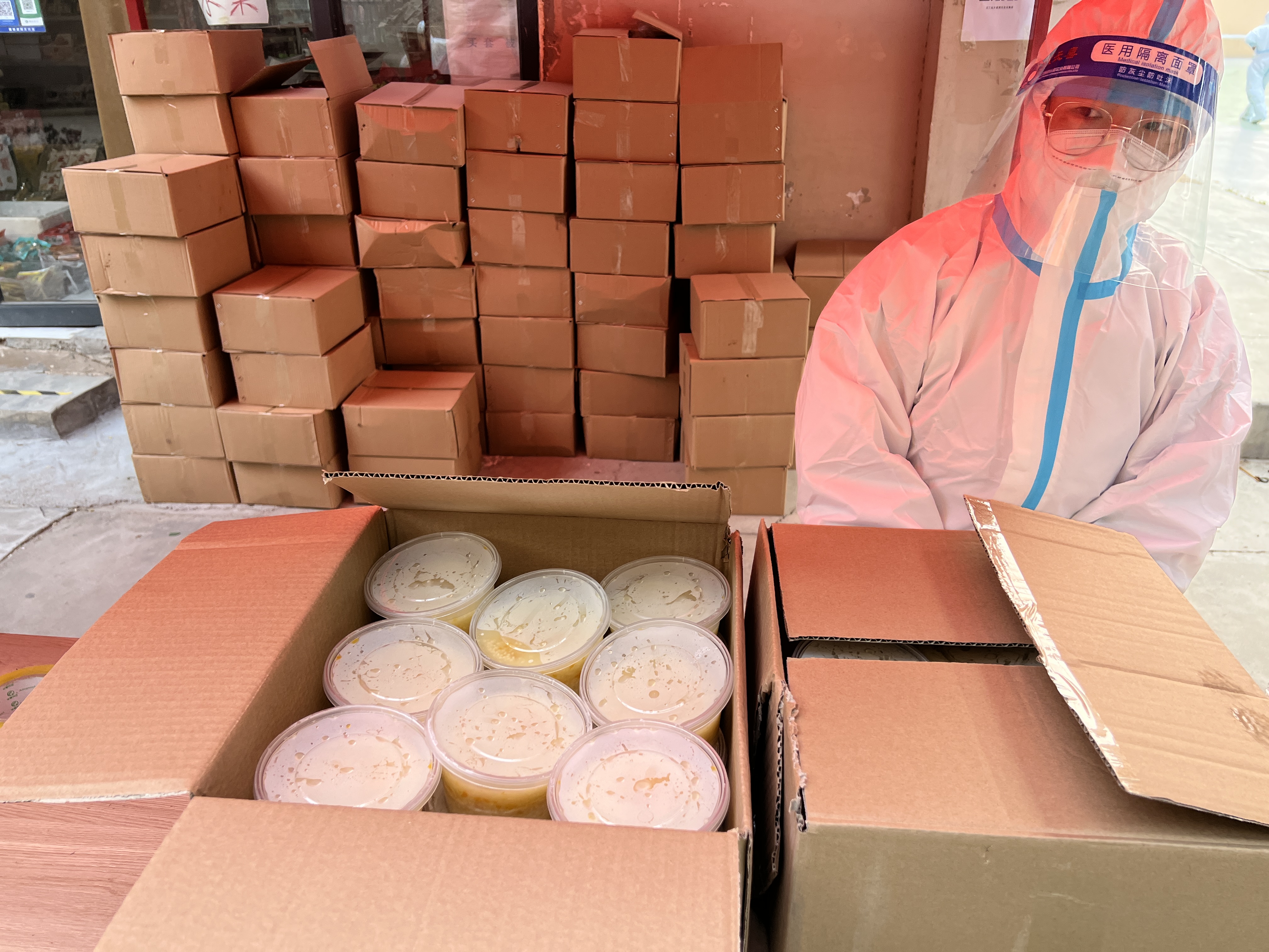 【直击富士康一线】员工公寓的清晨，从一碗热粥开始