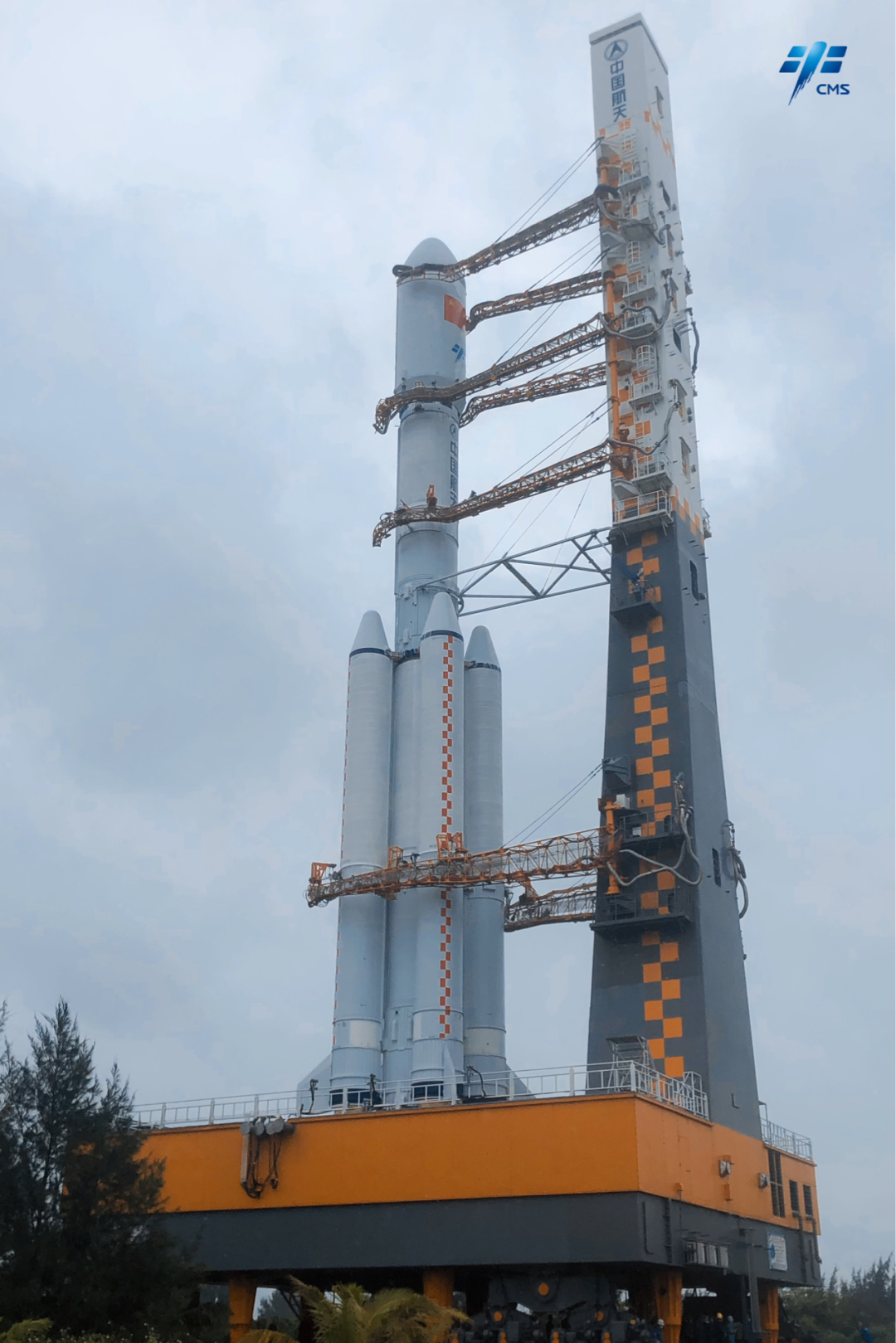 天舟五号货运飞船船箭组合体转运至发射区 将于近日择机发射