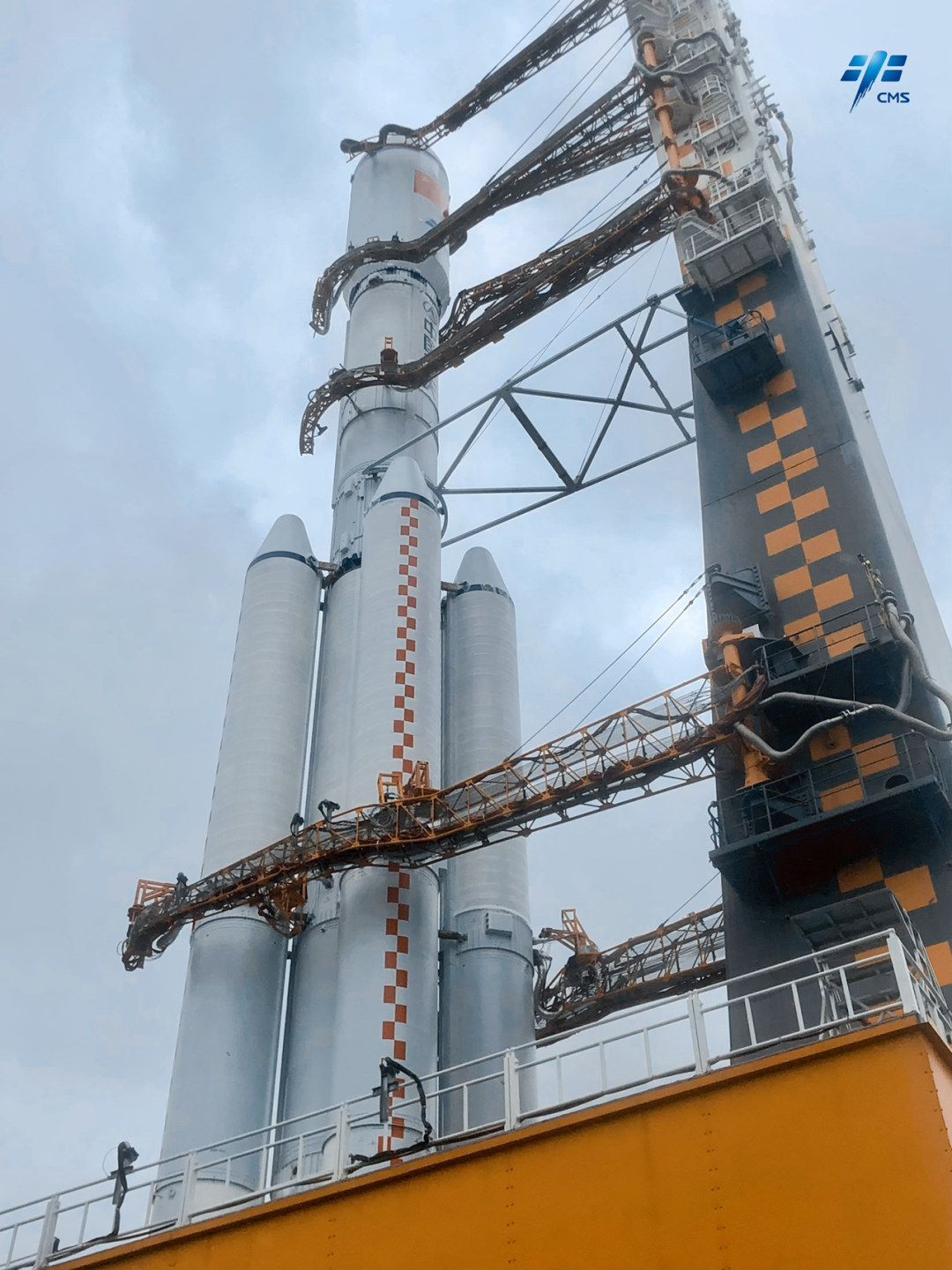 天舟五号货运飞船船箭组合体转运至发射区 将于近日择机发射