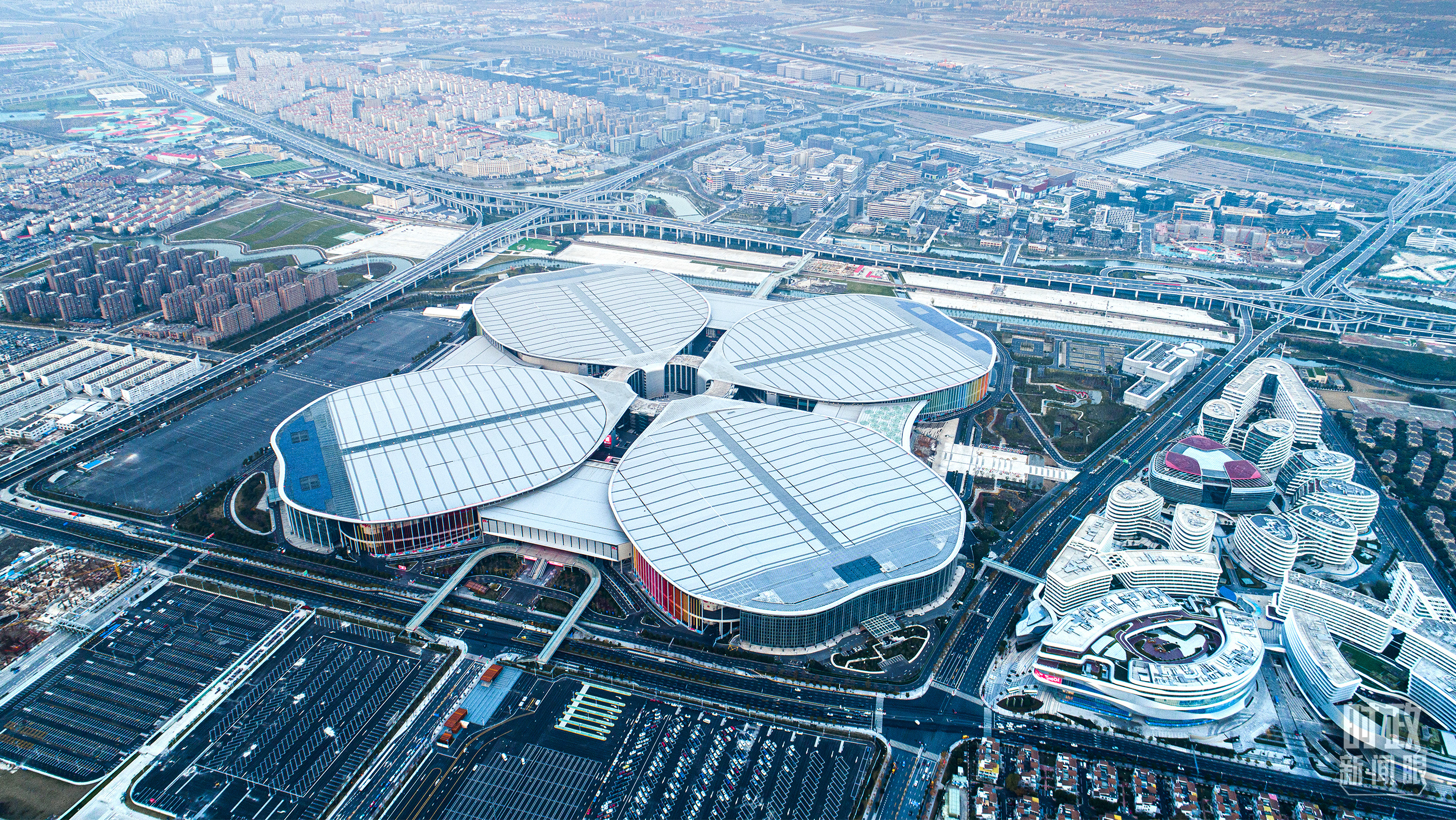 时政新闻眼丨明年中国经济大船怎么开,这场会议传递鲜明信号