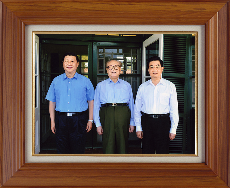 聆听新年贺词，读懂相框里的故事