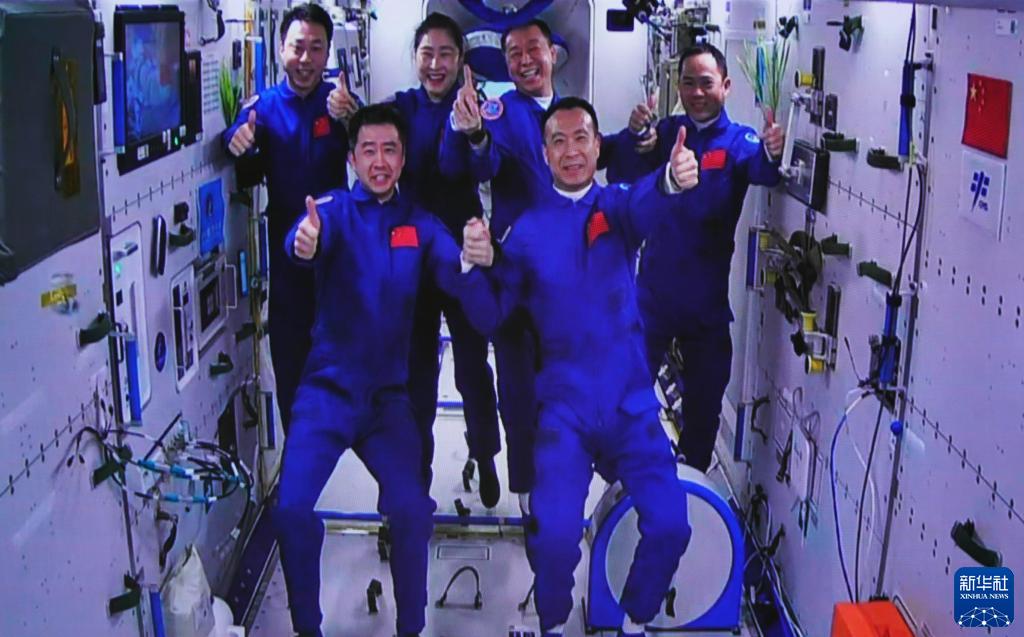 钟华论:让明天的中国更美好——2023年新年献词