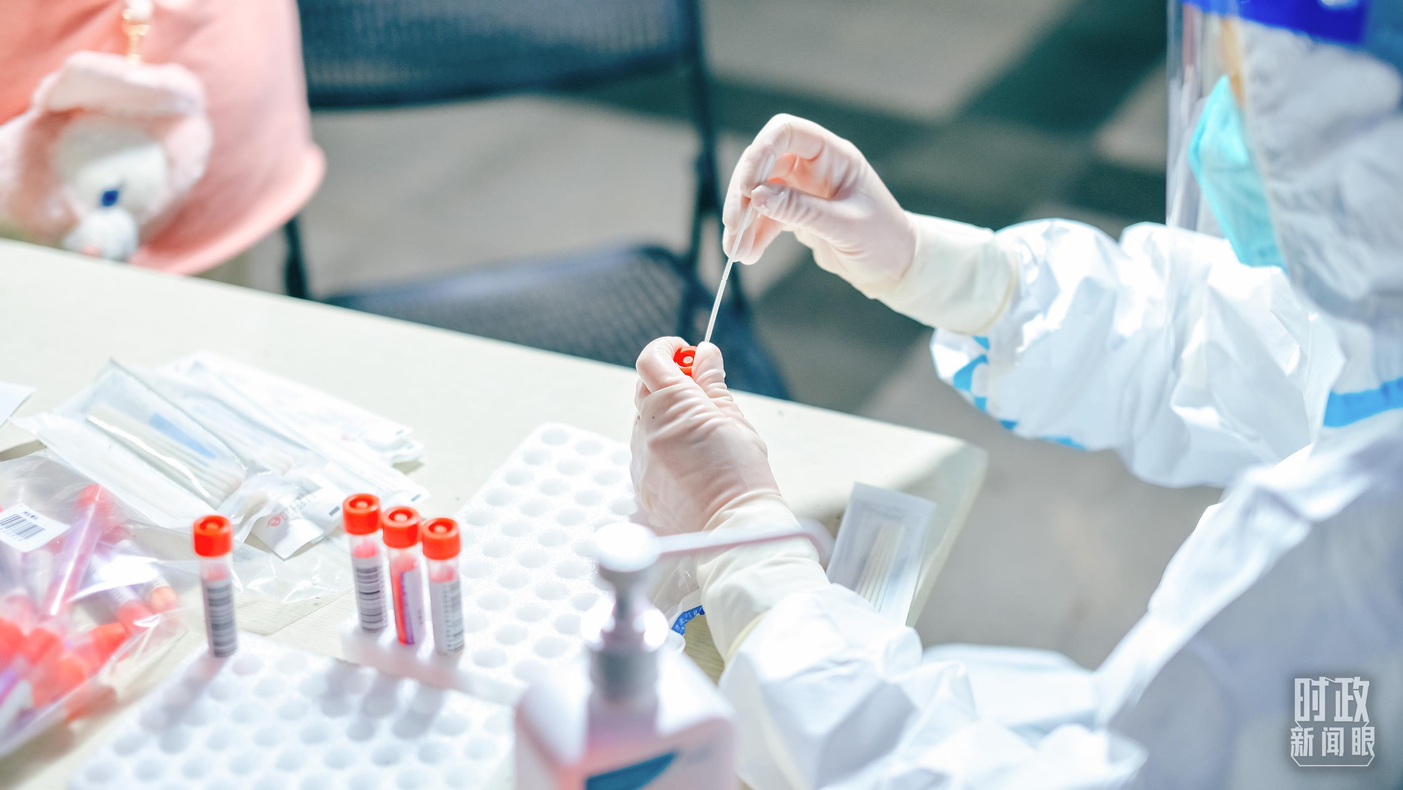 时政新闻眼丨习近平主席第10次发表新年贺词：&ldquo;让明天的中国更美好&rdquo;|独家看点|习主席书架上的照片上新了