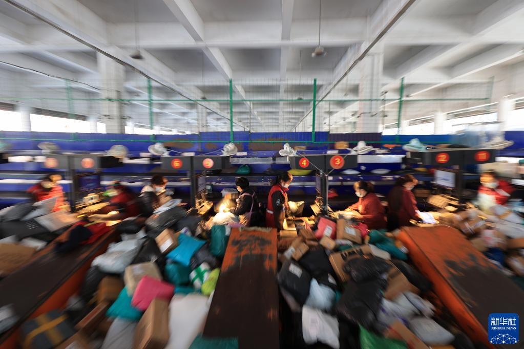 钟华论:让明天的中国更美好——2023年新年献词