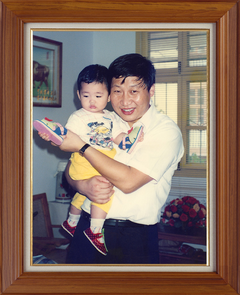 聆听新年贺词，读懂相框里的故事