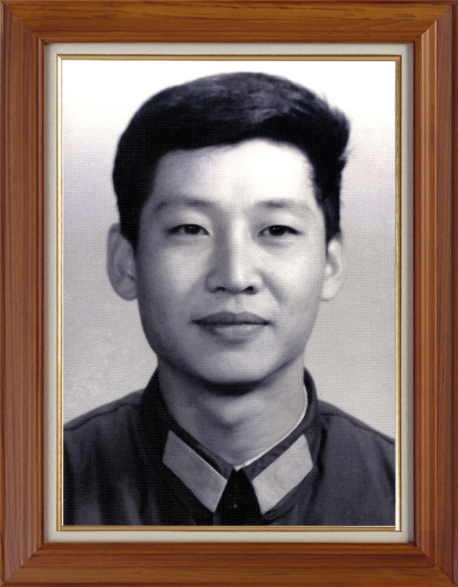 聆听新年贺词，读懂相框里的故事