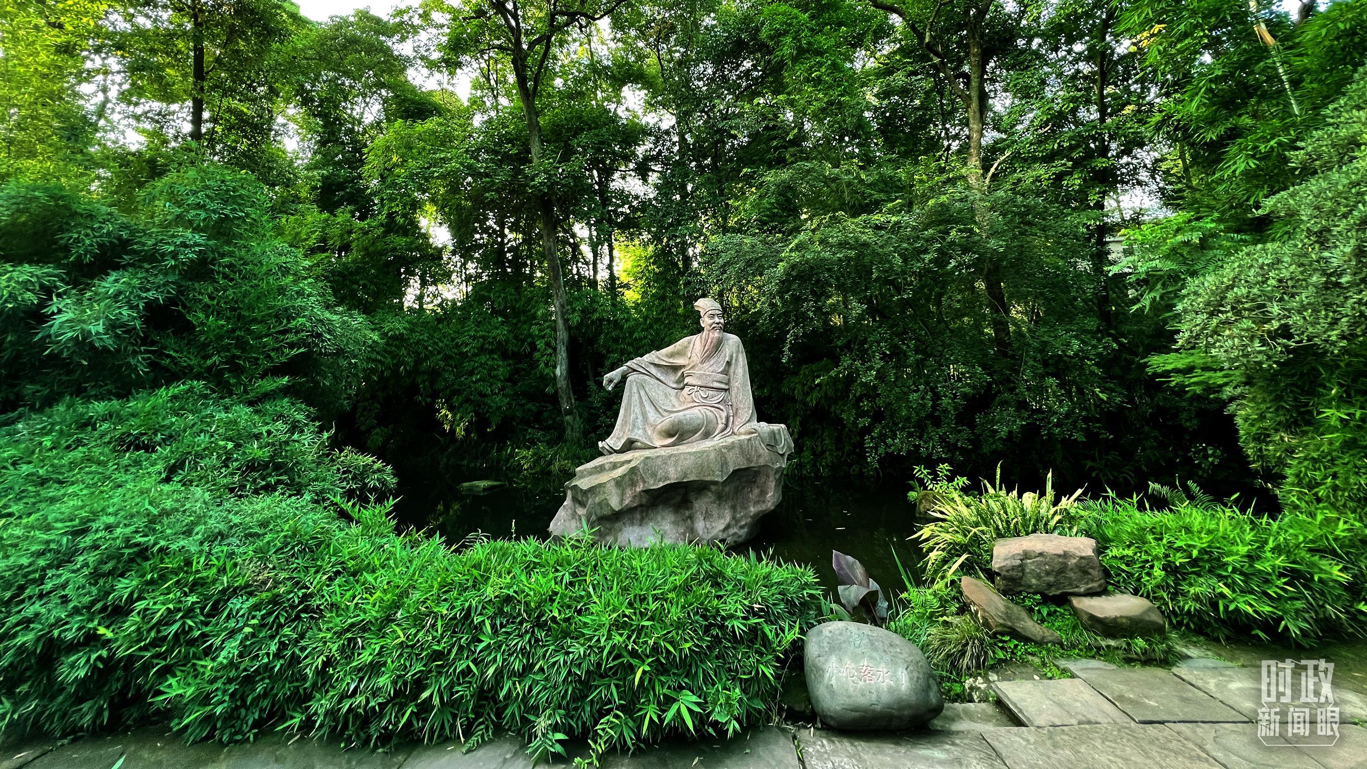 时政新闻眼丨习近平主席第10次发表新年贺词：&ldquo;让明天的中国更美好&rdquo;|独家看点|习主席书架上的照片上新了