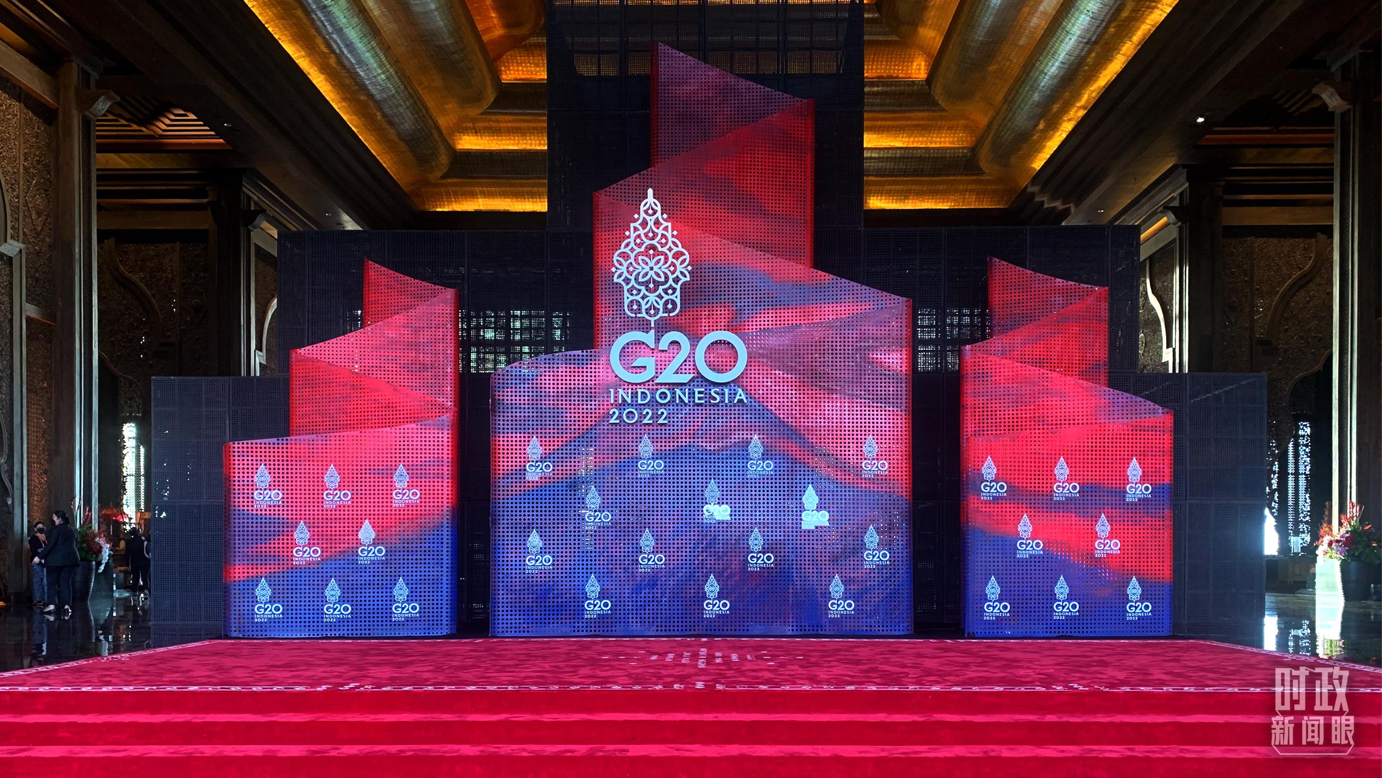 时政新闻眼丨习近平主席第10次发表新年贺词：&ldquo;让明天的中国更美好&rdquo;|独家看点|习主席书架上的照片上新了