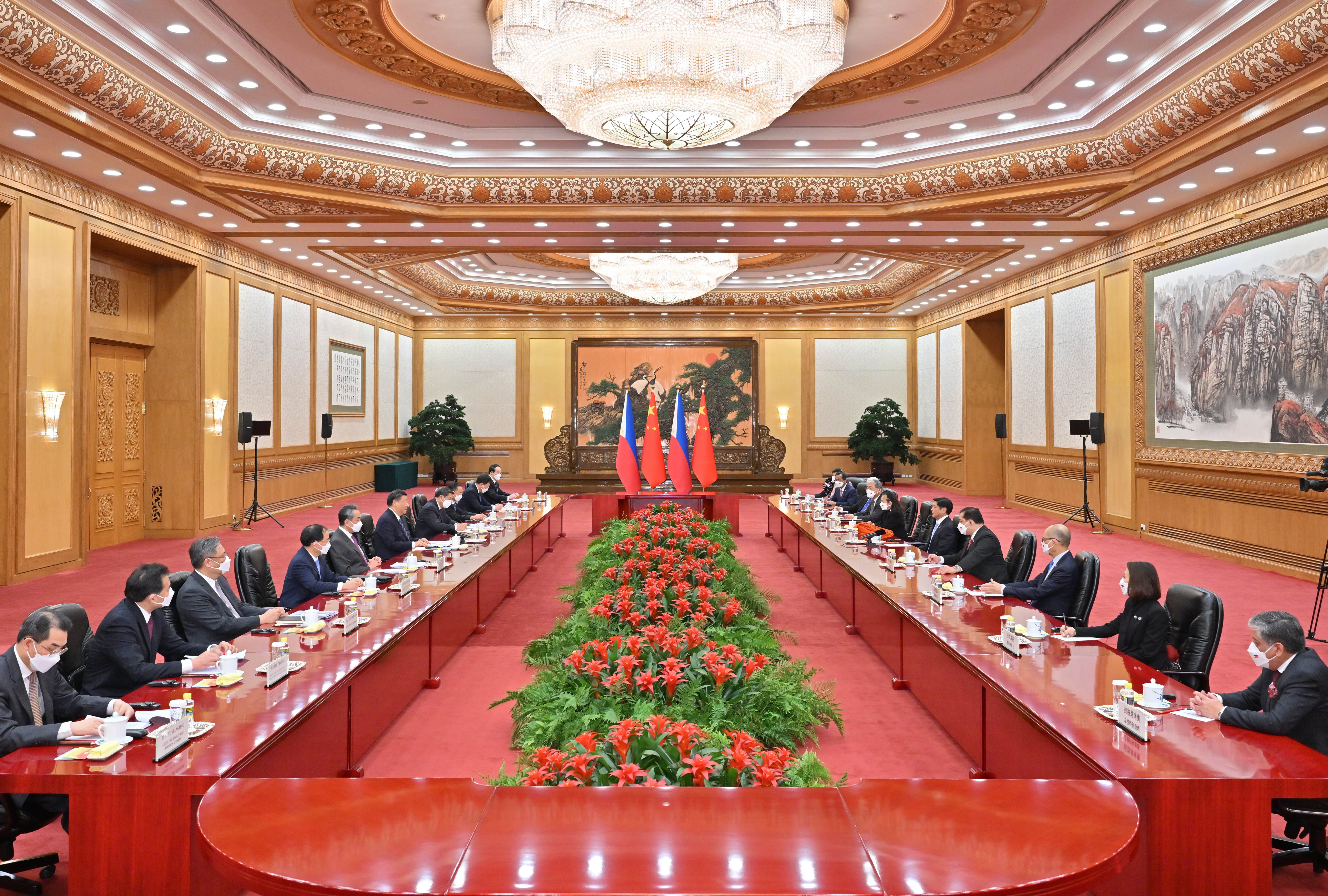 联播+|开年首次会见外宾 习近平同菲律宾总统都谈了哪些话题?