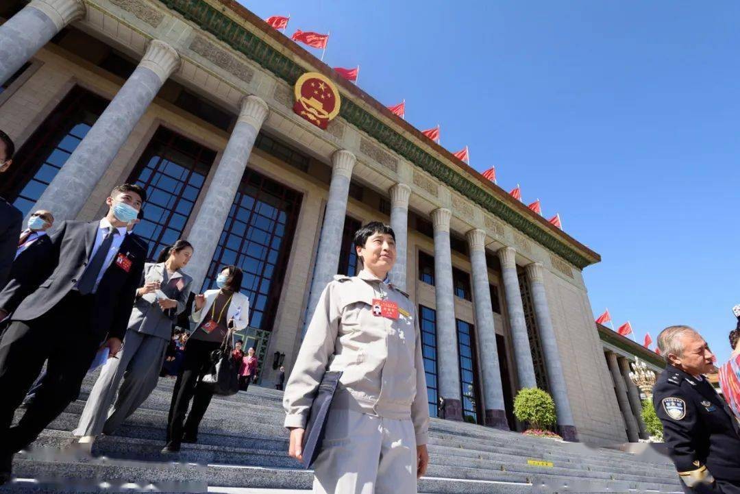 中国梦·大国工匠篇丨在钢筋与水泥上“舞蹈” 女技术员建筑业淬炼30年蜕变成大国工匠