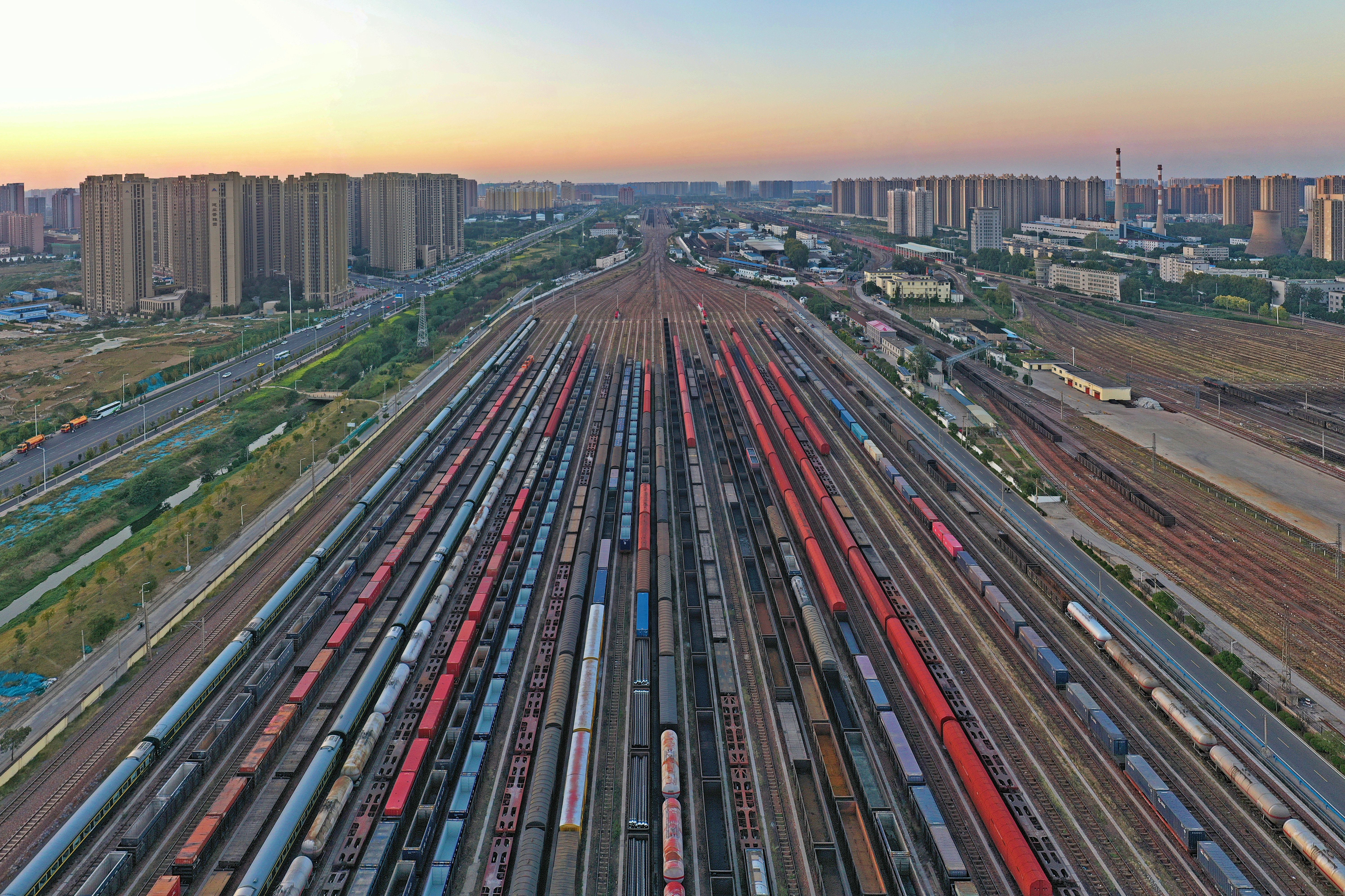 关注2023春运 | 郑州铁路预计发送旅客逾1203万人 “米”字高铁网作用凸显