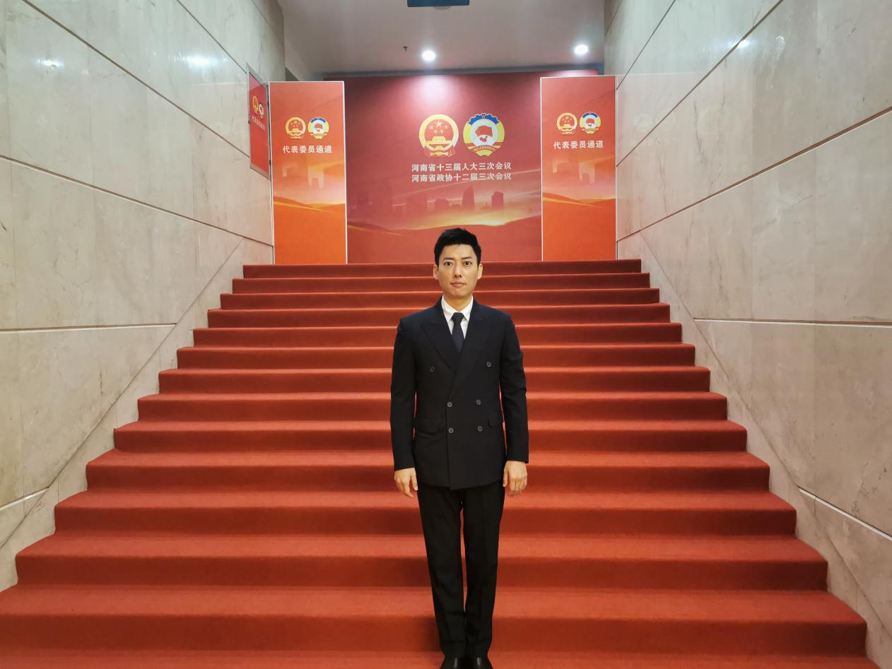 凝心聚力 团结奋进·委员篇丨省政协委员王若飞：躬身入局新时代 助推民营经济高质量发展