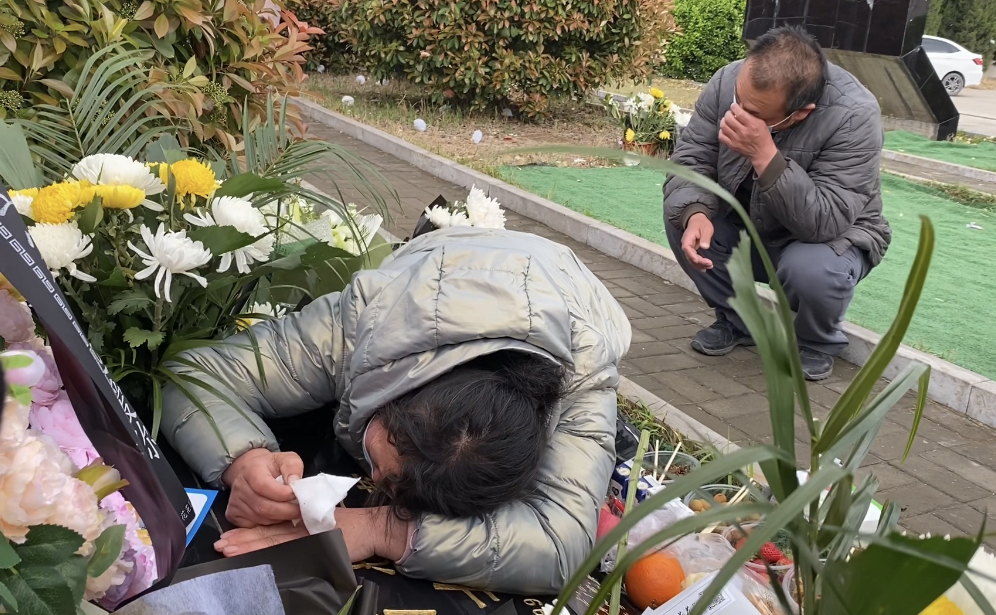 果冻和泡面，肖思远父母带给儿子的零食令人破防