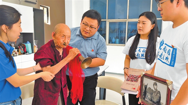 走近抗战老兵 聆听烽火岁月