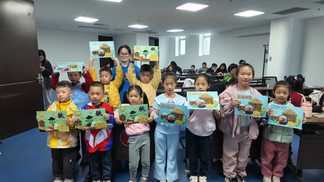 驻马店市总工会开展“美生活”五谷粮食画非遗体验活动