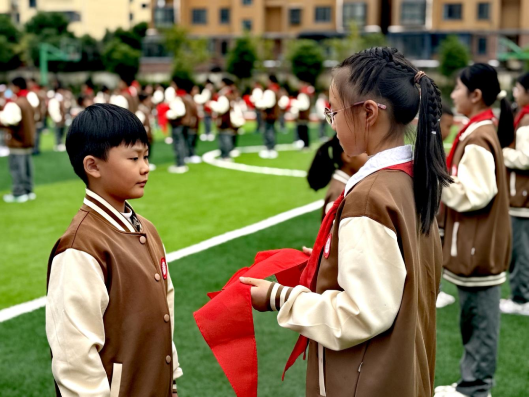 驻马店经济开发区金雀路小学新队员入队仪式