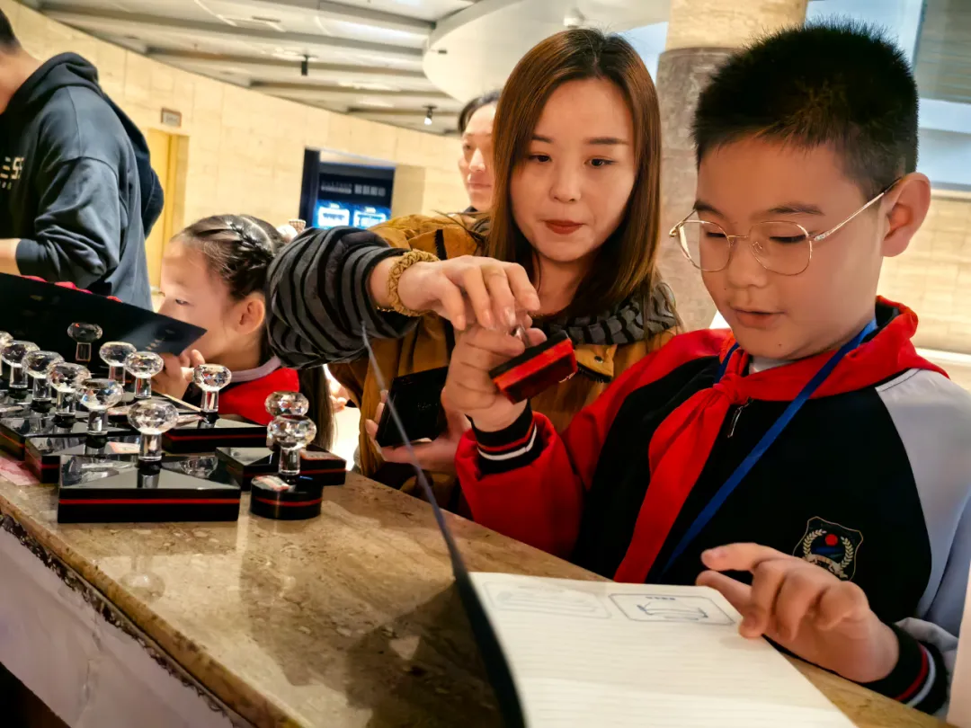 探秘蔡国六百年，触摸天中古文明 ——驻马店市博物馆“天中晚报小记者”观展寻宝系列活动进行时