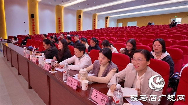  五育并举展风采！开发区中学组班主任班会课“大比武”在八中东校区开赛