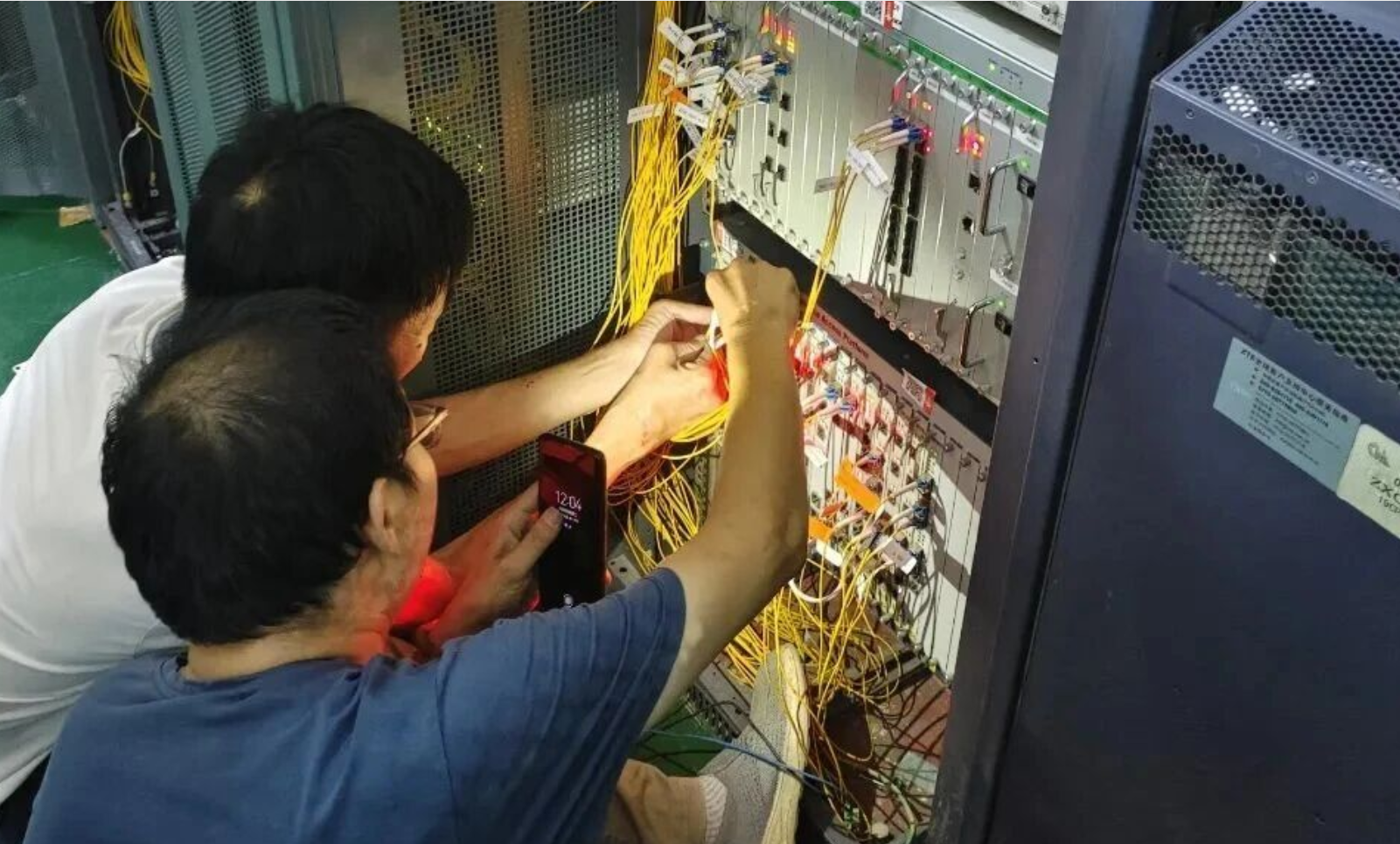 驻马店联通泌阳县分公司创新开展设备竖装改造(图文)