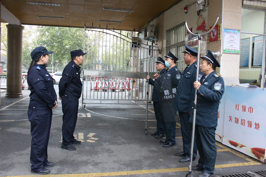 驻马店市第十一小学开展反恐消防综合实训