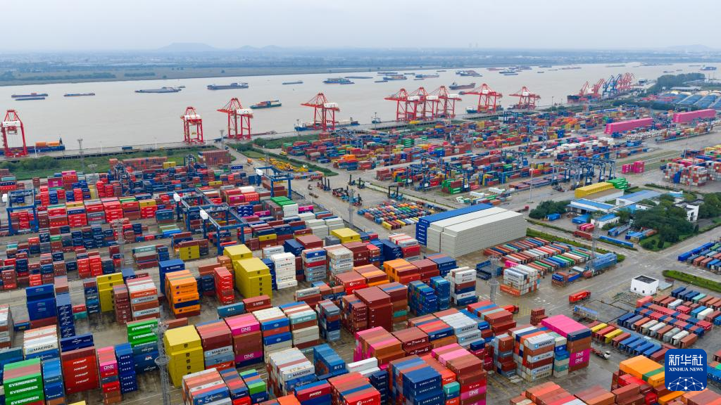 前三季度中国GDP同比增长5.2%