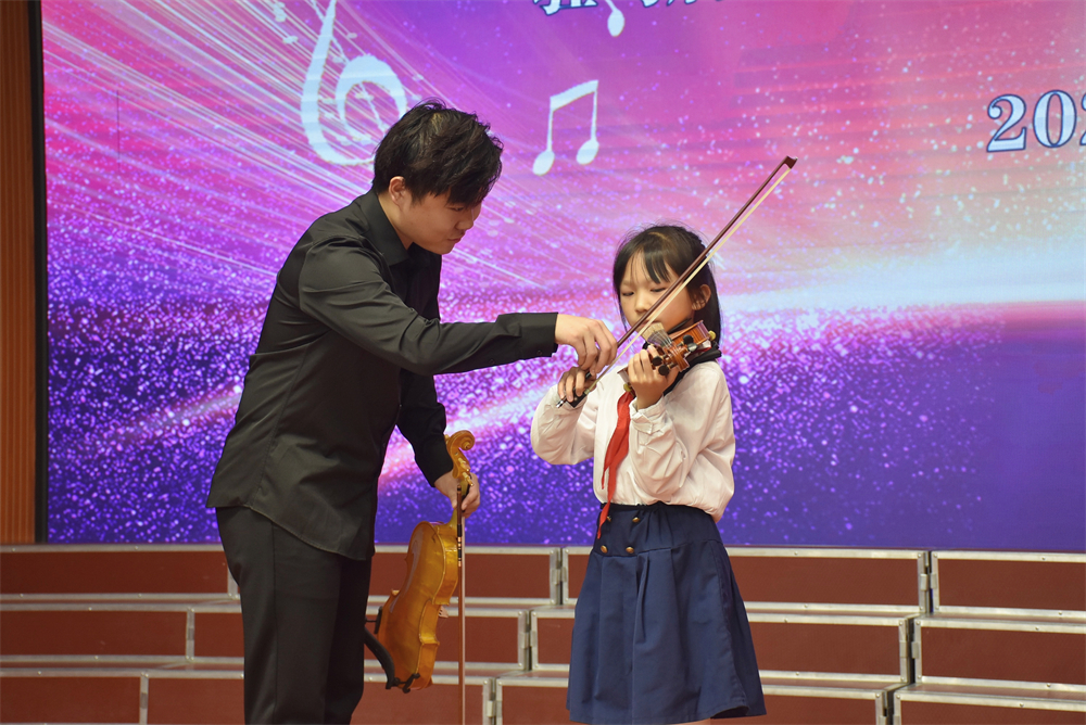 马店第二实验小学开展确山提琴文化进校园活动