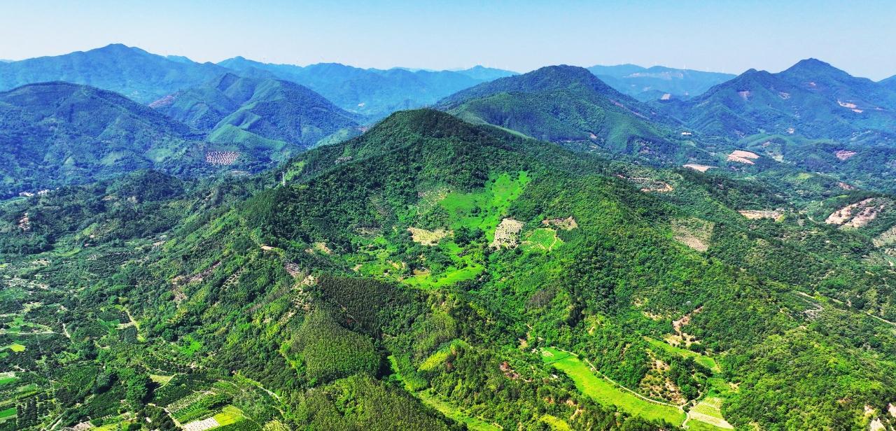 我国南粤大地发现陨石撞击坑地质遗迹