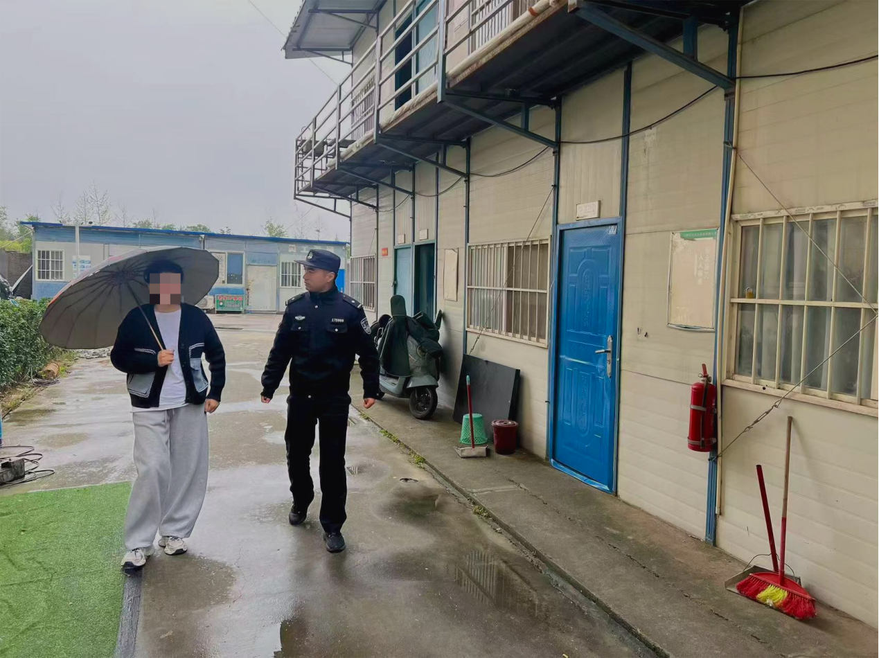 驻马店市公安局示范区分局护航工地建设安全