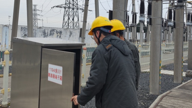 国网驻马店供电公司:开展专项检查为变电站“除湿”