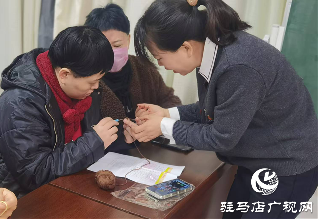 驿城区:非遗钩编点亮残疾人心灯