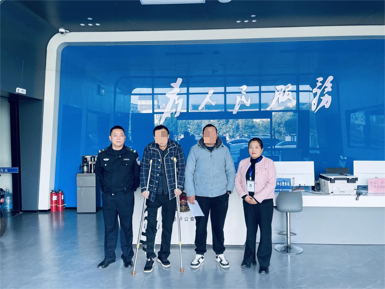 电动车“自启”撞人 警调联动解纠纷