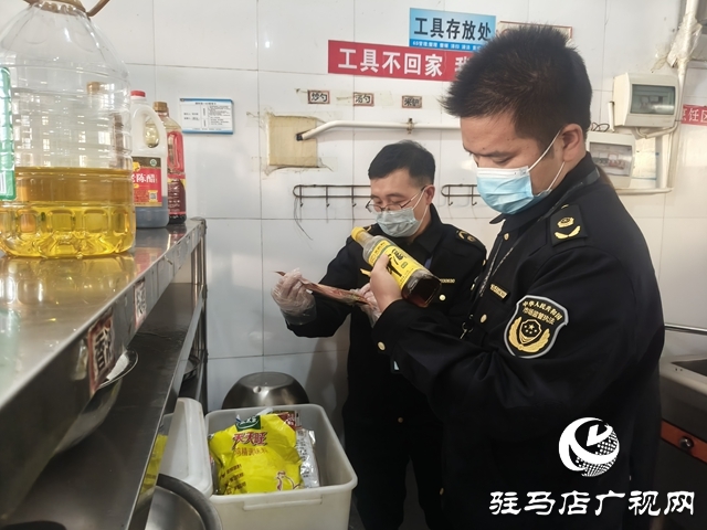 守护师生“舌尖安全”：驻马店市市场监管局开发区分局突击“回头看”校园食堂