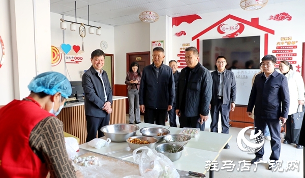  平舆县政协组织专题视察组围绕“完善城镇困难职工解困脱困救助体系建设”主题开展实地视察