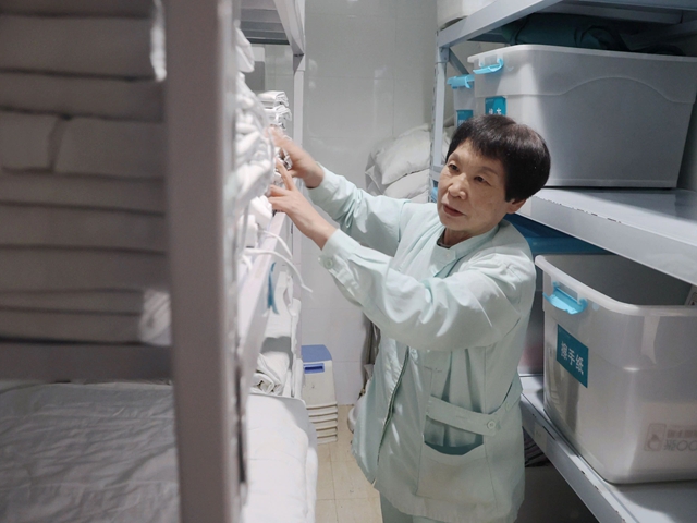 驻马店市中心医院——退休十年坚守病房，石艳菊用感恩之心温暖患者