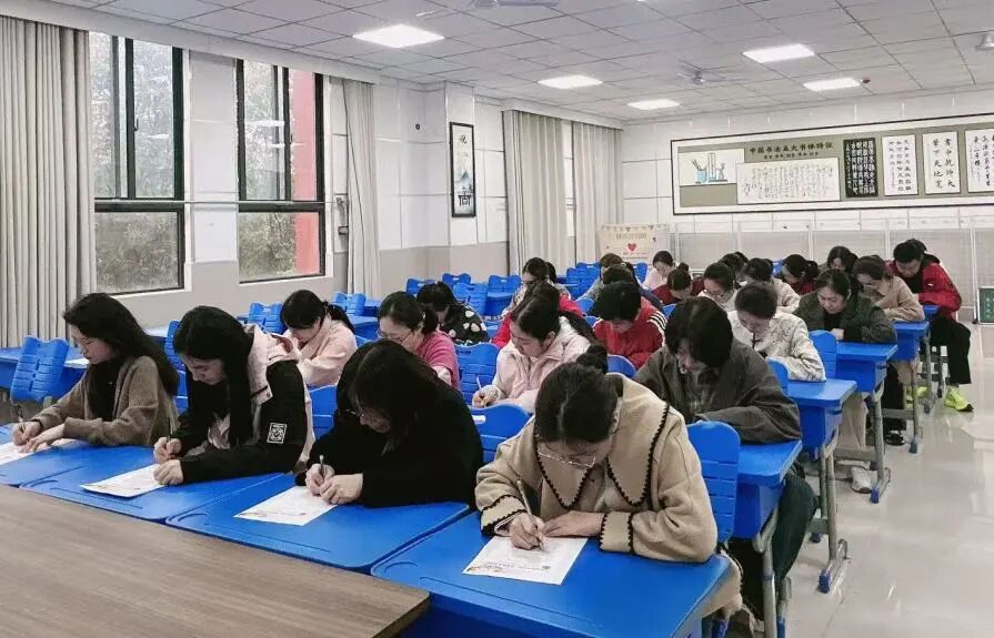  红帆领航 翰墨飘香——驻马店市第六小学开展“三笔字”基本功比赛