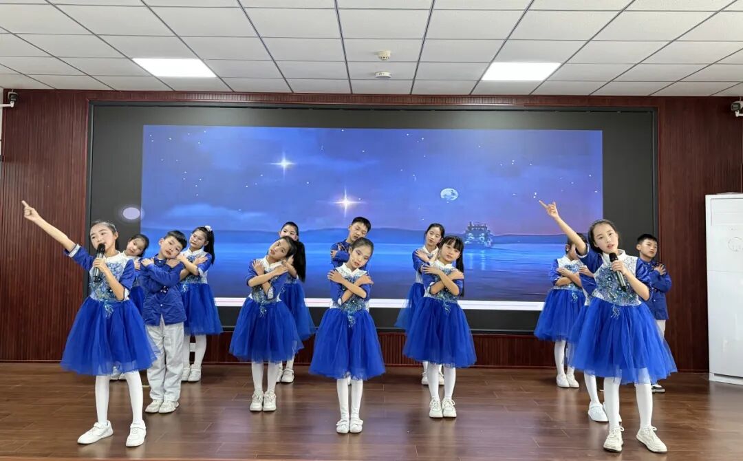 驻马店市第六小学开展红帆映经典 课本“剧”精彩--课本剧展演