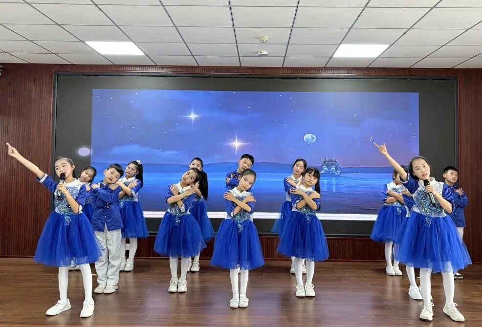 驻马店市第六小学开展红帆映经典 课本“剧”精彩--课本剧展演