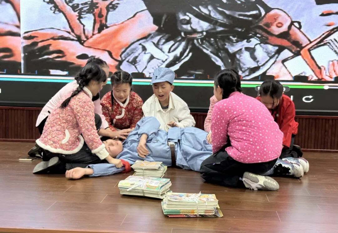 驻马店市第六小学开展红帆映经典 课本“剧”精彩--课本剧展演