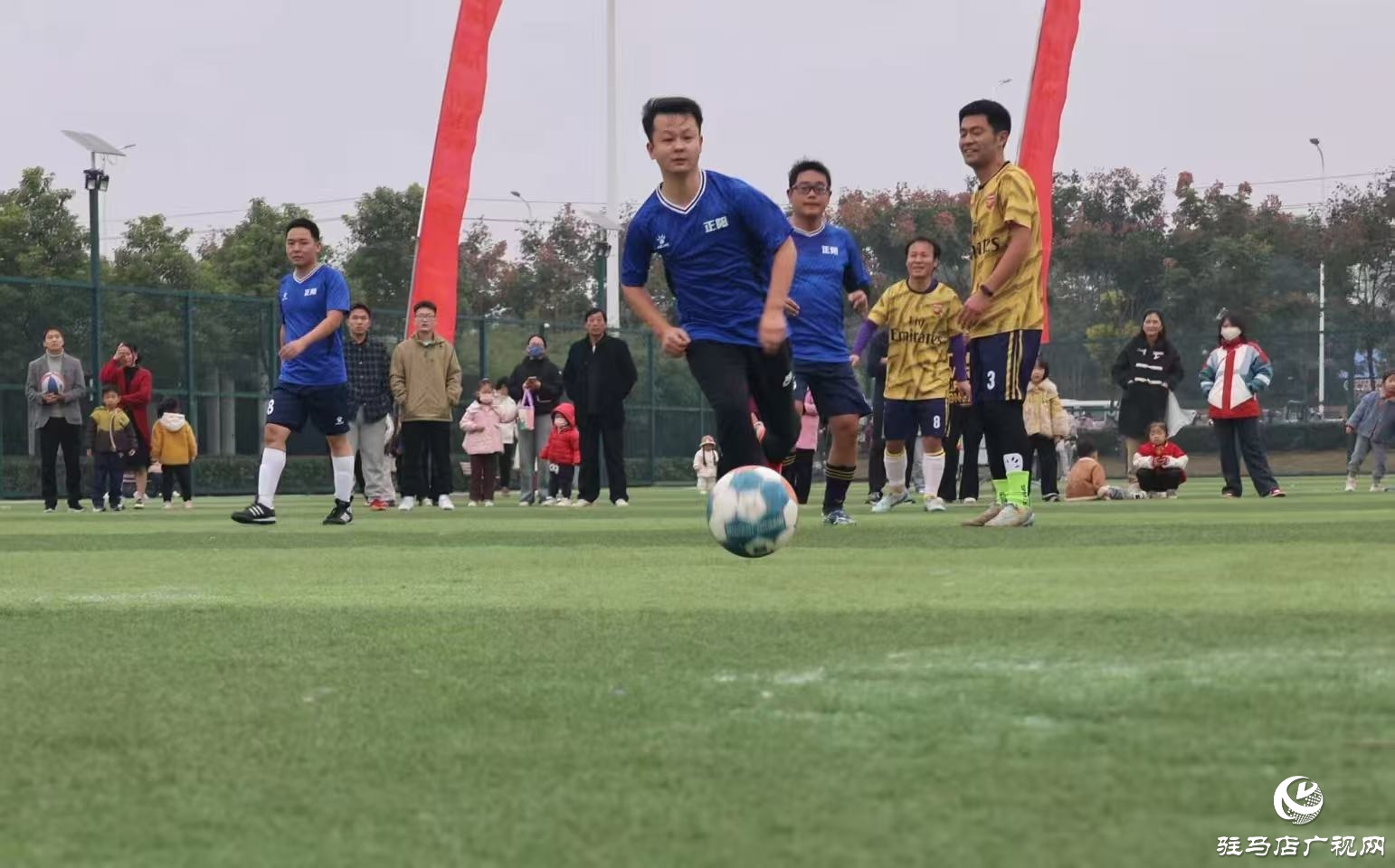 正阳县首届“新联杯”公益足球赛激情开赛