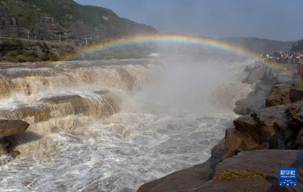 壶口瀑布“彩虹桥”