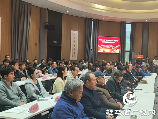 平舆县举办“我们的节日·重阳”暨第三届老年书法绘画展