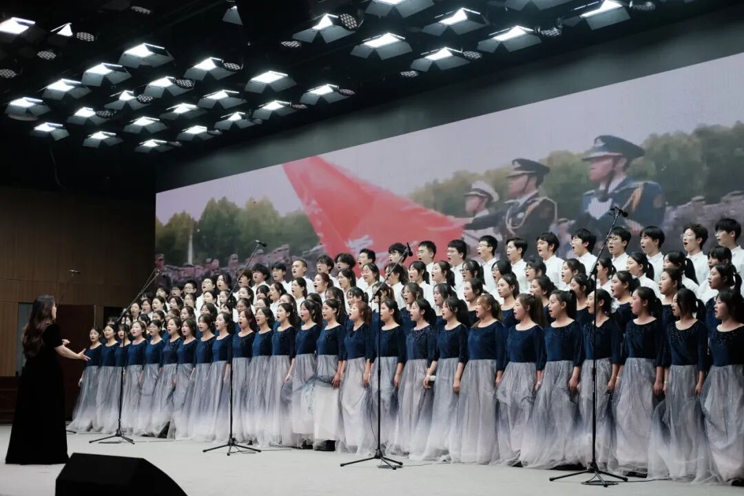  以歌为帆_逐梦青春华章——黄淮学院合唱比赛