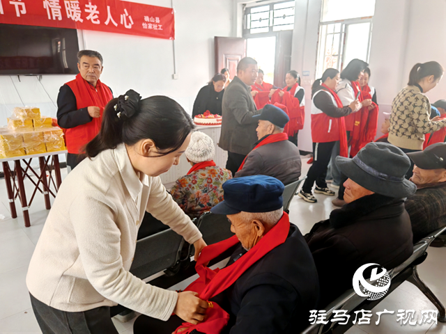 确山：志愿者重阳节慰问敬老院 温情陪伴暖人心