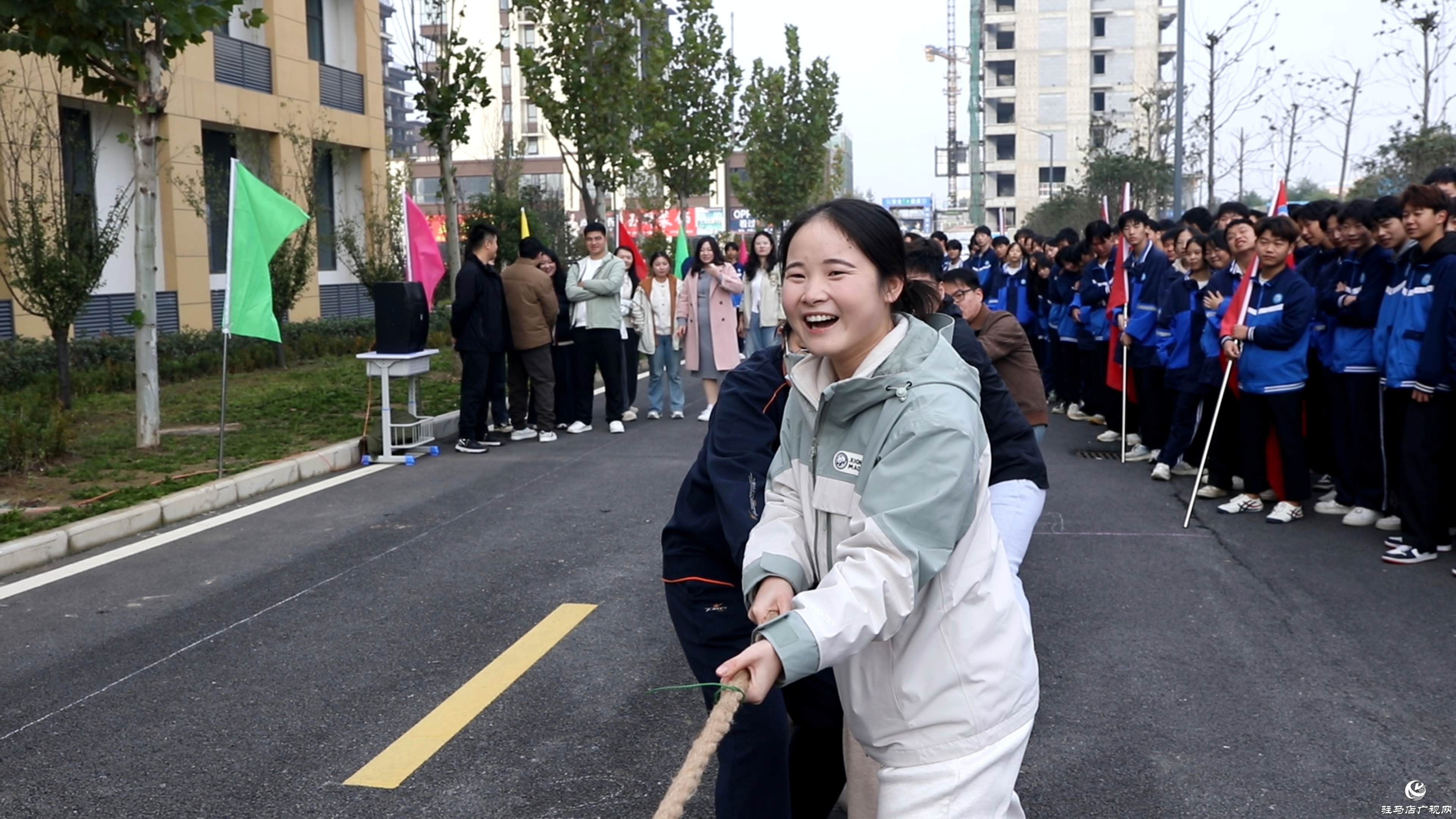 正阳县技工学校:师生同乐庆重阳 凝心聚力展风采