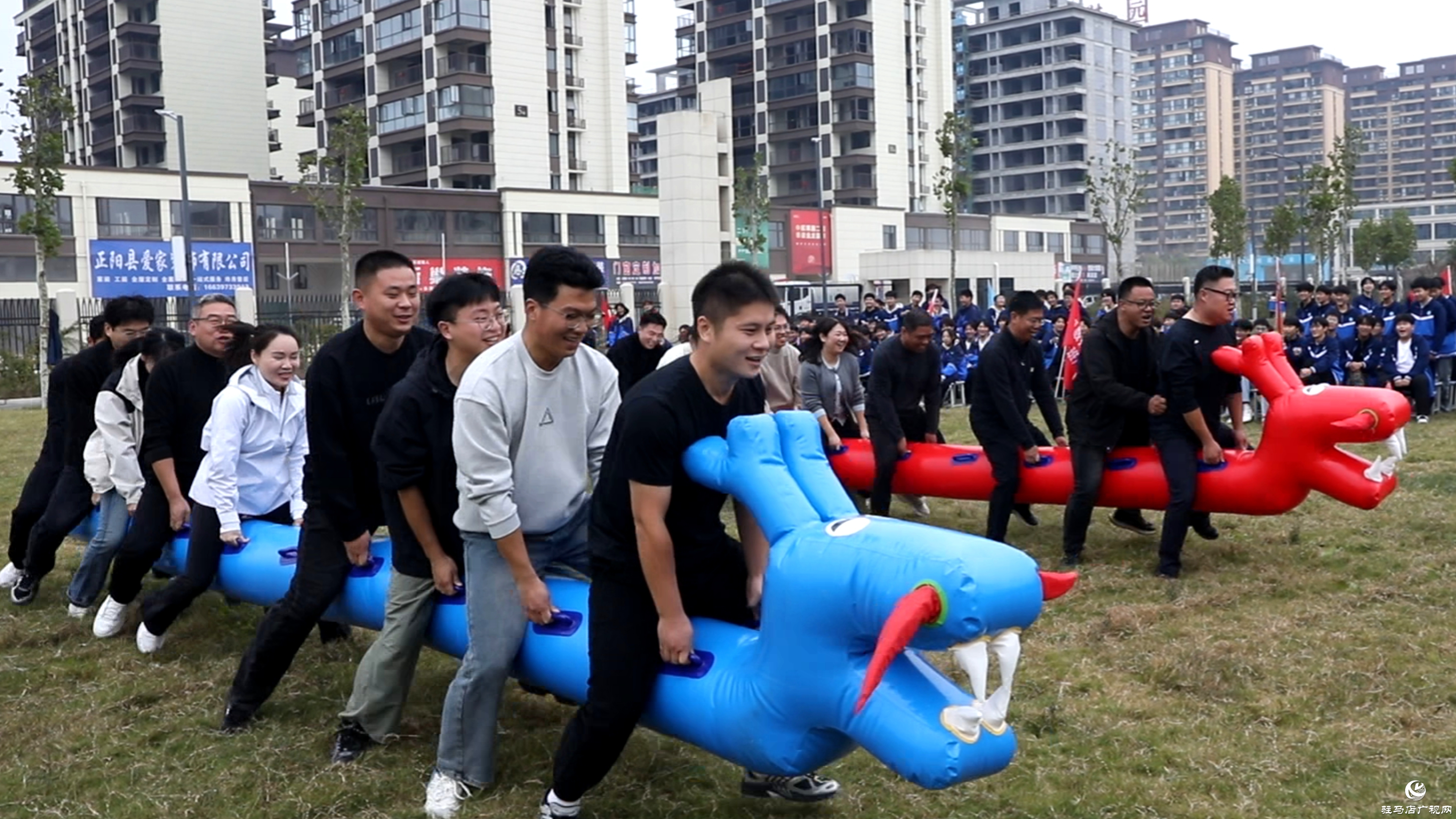 正阳县技工学校:师生同乐庆重阳 凝心聚力展风采